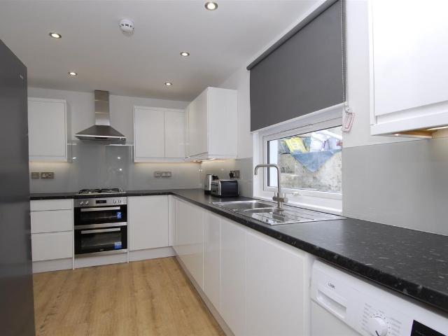 Apartment for rent in Pennycomequick, Mount Wise