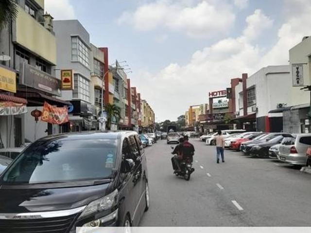 Shop for sale in Bandar Bukit Tinggi 1, Bandaraya Klang