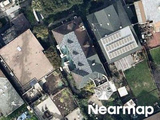 House for sale in Oakland
