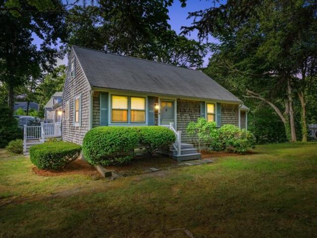 House for sale in Osterville