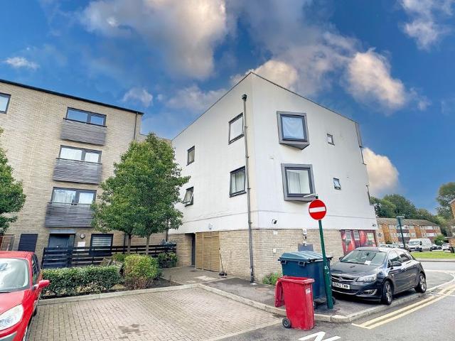 Apartment for rent in London Borough of Sutton, Greater London