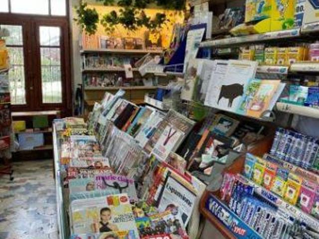 Locale Commerciale in vendita a Ameglia, Liguria