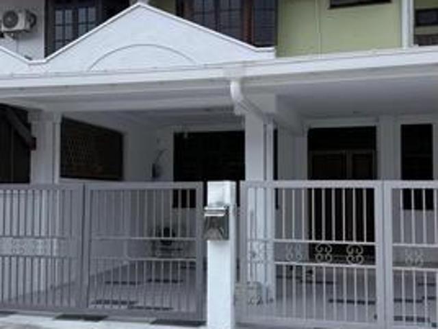 Terraced House for sale in Kuching, Bahagian Kuching