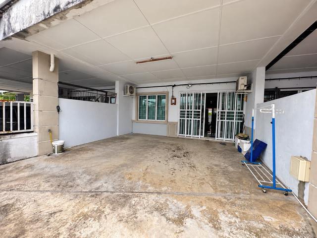Terraced House for sale in Kuching, Bahagian Kuching