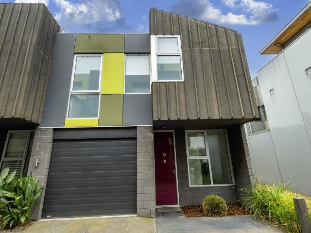 Townhouse for sale in Camerons Creek, Victoria