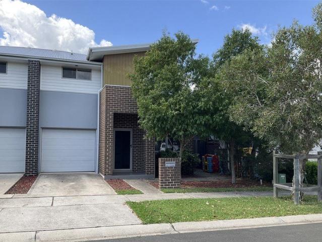Townhouse for rent in Sydney, New South Wales