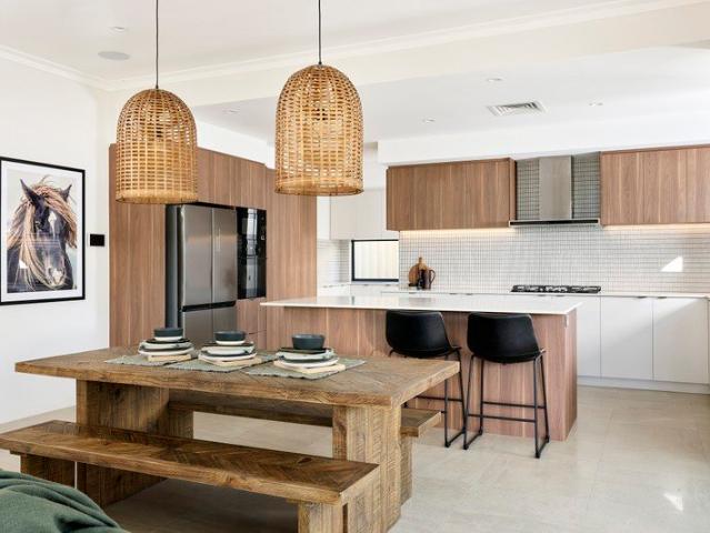 Cottage for sale in Champion Lakes, Western Australia