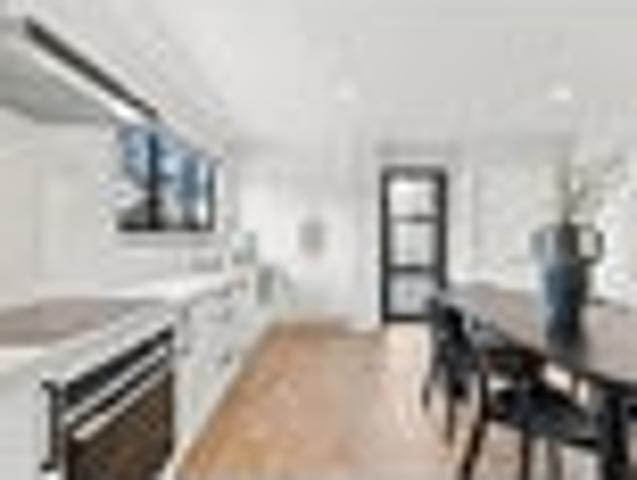 Townhouse for sale in Heathcote, Canterbury