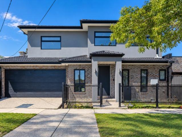 Townhouse for rent in Hughesdale, Melbourne