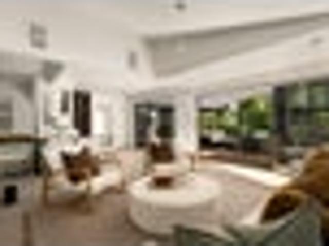 House for sale in Oratia