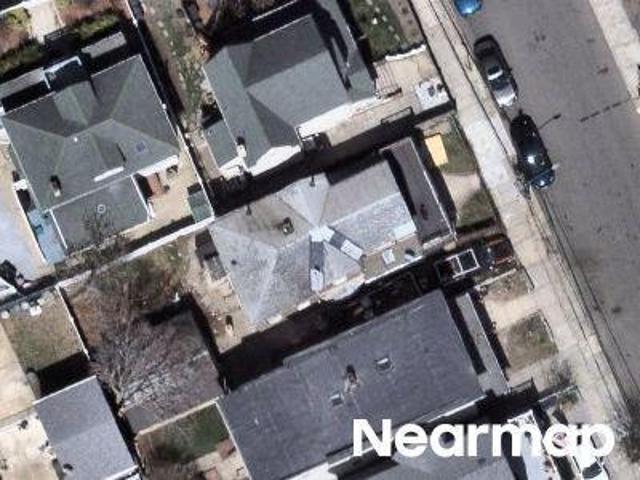 House for sale in Queens, Arverne
