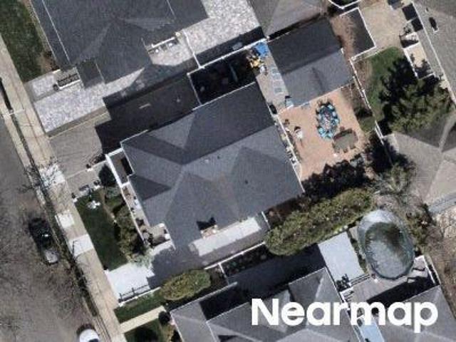 House for sale in Queens, Arverne