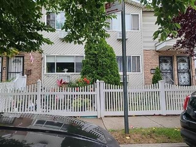 House for sale in Queens, Arverne