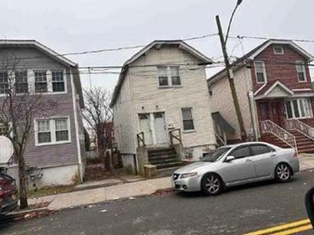 House for sale in Far Rockaway House for sale in Far Rockaway