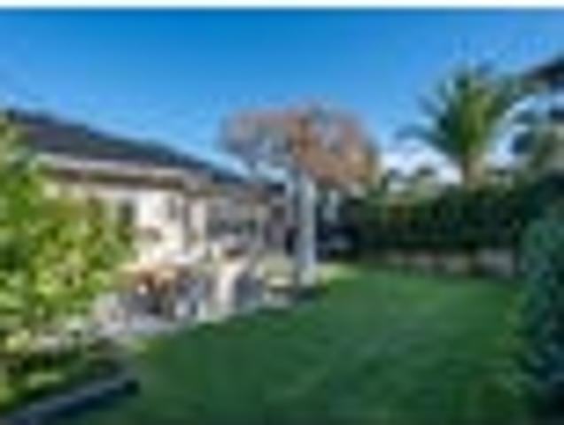 House for sale in Castor Bay