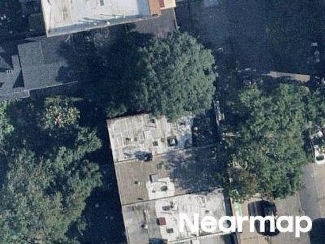 House for sale in The Bronx, Arverne