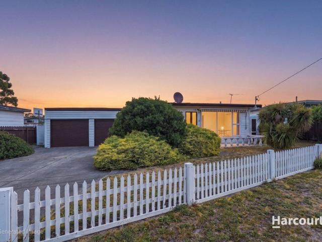House for sale in Dodges Ferry, Sorell