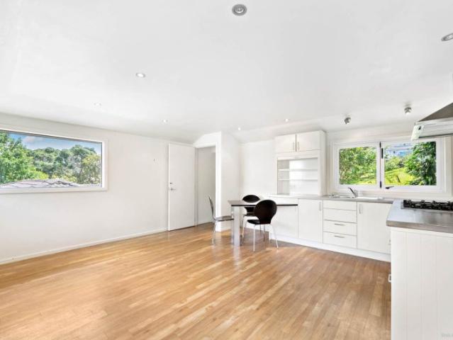 Apartment for rent in Birkdale, Kaipātiki