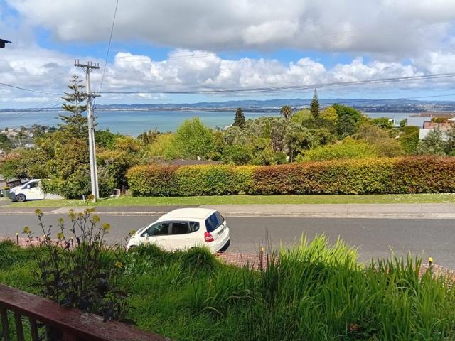 Apartment for rent in Birkdale, Kaipātiki