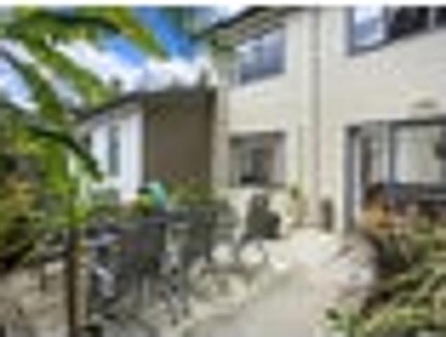 Townhouse for rent in Wairau Valley