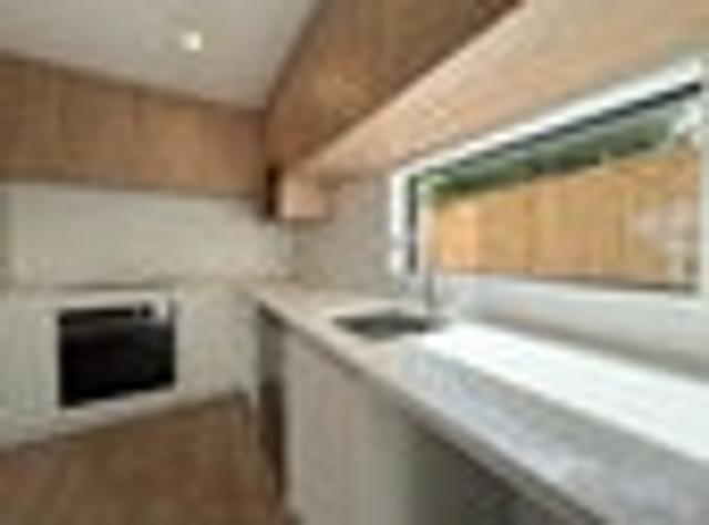 Townhouse for rent in Beach Haven, Kaipātiki