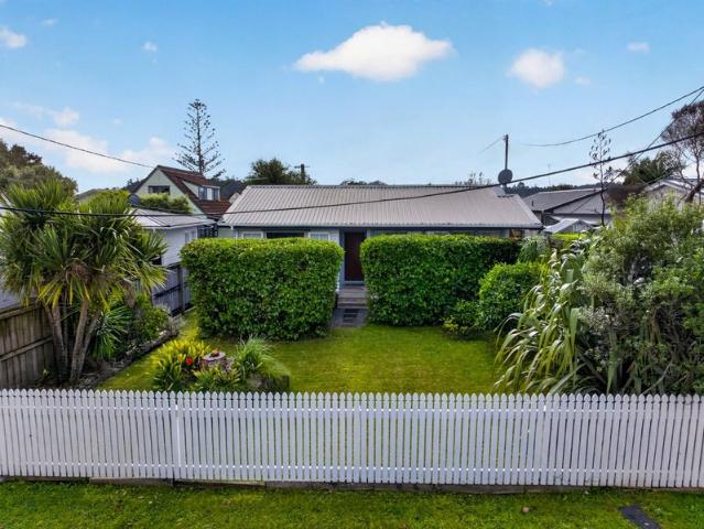 House for rent in Beach Haven, Kaipātiki