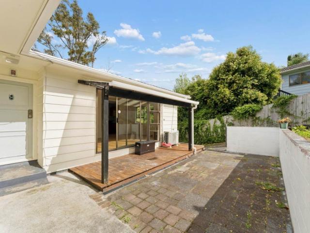 House for rent in Beach Haven, Kaipātiki