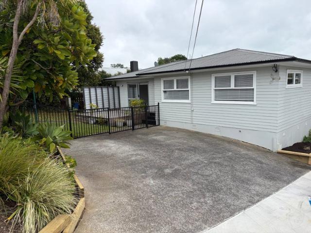 House for rent in Beach Haven, Kaipātiki