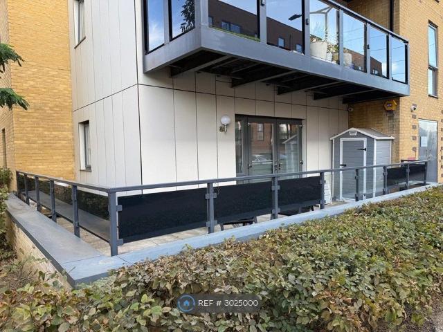 House for rent in London Borough of Barking and Dagenham, Greater London