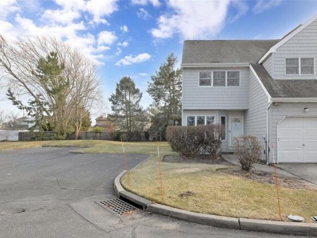 Condo for sale in West Islip Condo for sale in West Islip