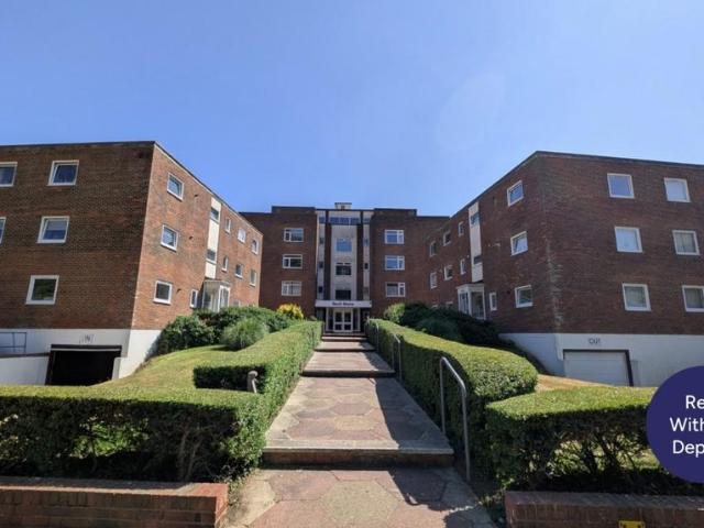 Apartment for rent in Golden Valley, Folkestone