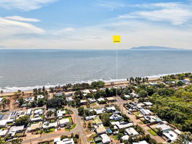 House for sale in Saunders Beach, Townsville City