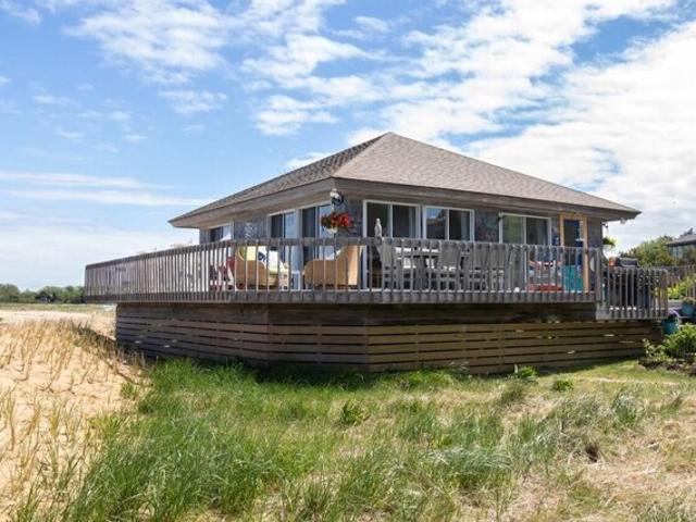 House for sale in Eastham