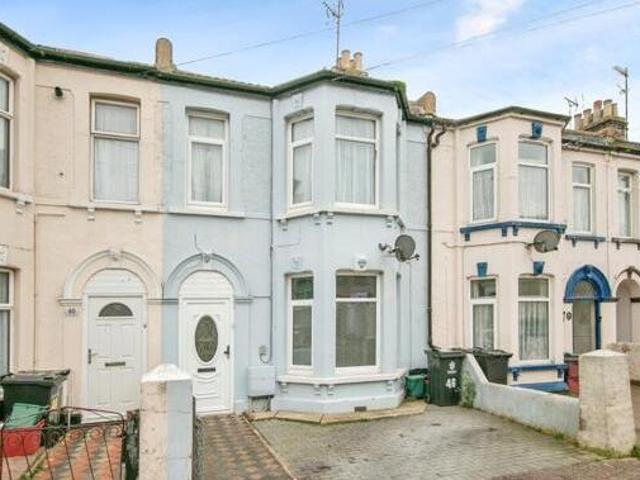 House for sale in Dale Hill, Essex