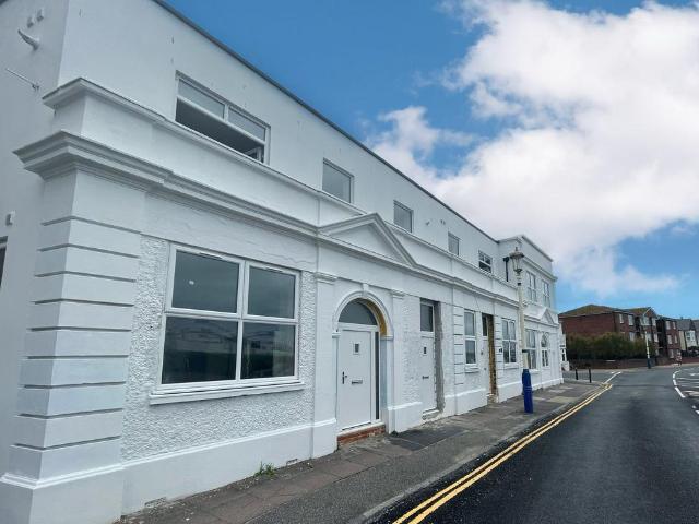 Apartment for rent in Roselands, Eastbourne