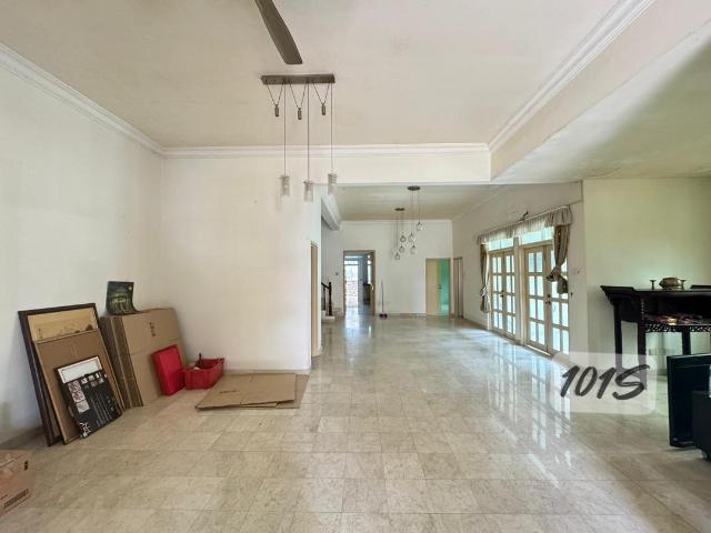 Shop for sale in Victoria, Labuan