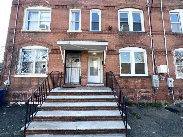House for sale in Bridgeport