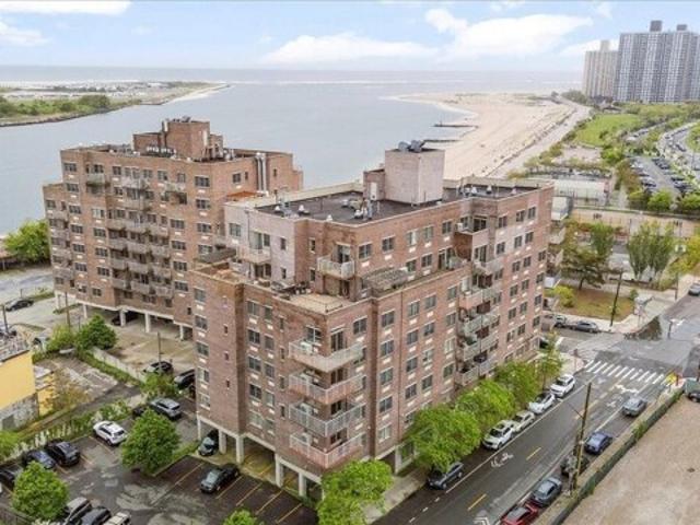 Condo for sale in Queens, Far Rockaway