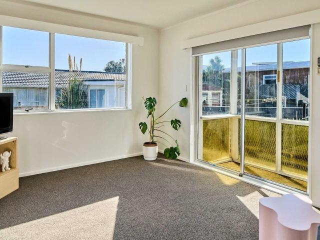 Townhouse for rent in Tītahi Bay, Porirua