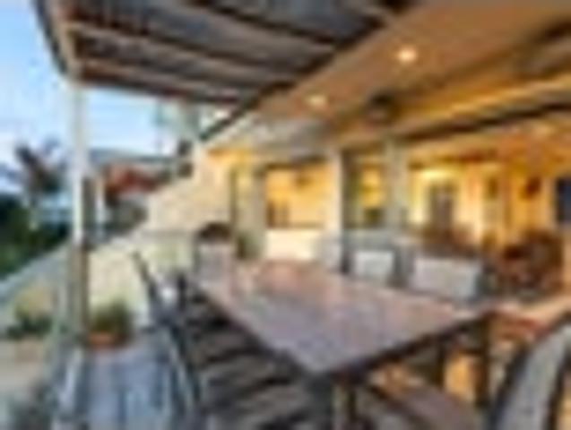 Townhouse for sale in Whangaparaoa