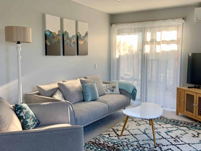 Apartment for rent in Chaslands, Canterbury