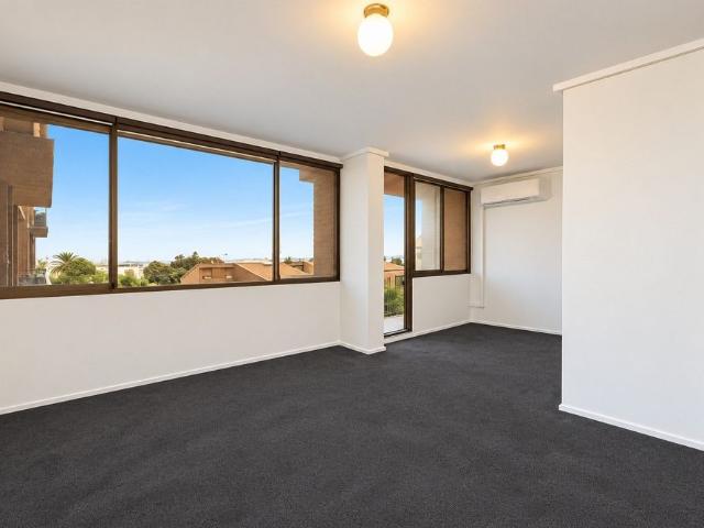 Apartment for rent in St Kilda West, Melbourne