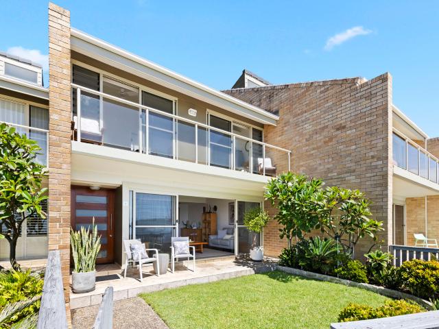 Townhouse for sale in Curl Curl, New South Wales
