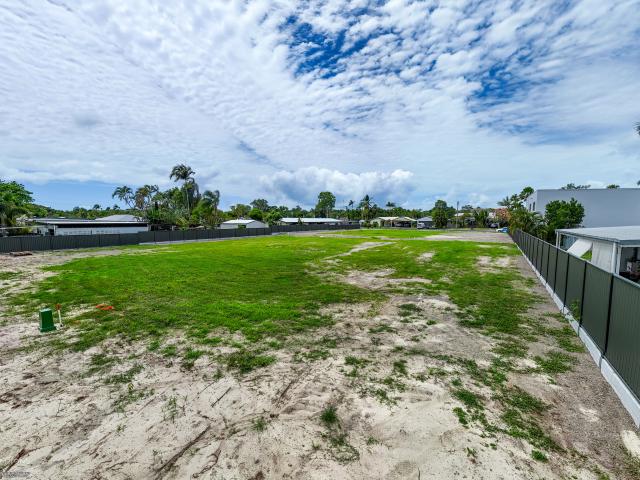 Property for sale in Yorkeys Knob, Queensland