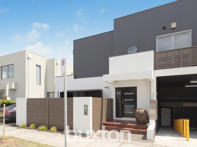 Townhouse for rent in Chelsea, Melbourne