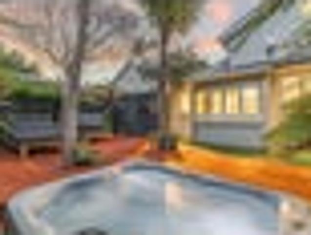 House for sale in Chaslands, Canterbury