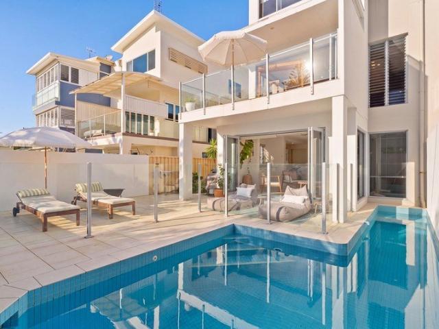 Duplex for sale in Bilinga, Gold Coast City