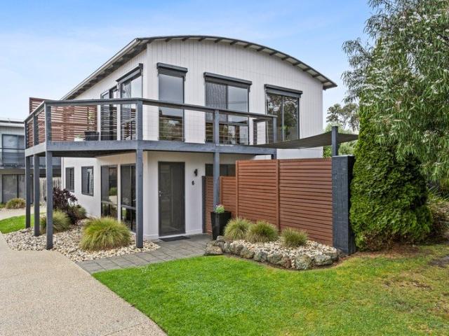 Townhouse for sale in Torquay, Surf Coast Shire
