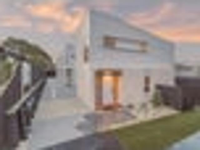House for sale in Chaslands, Canterbury