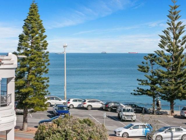 Apartment for sale in Curtin, Perth